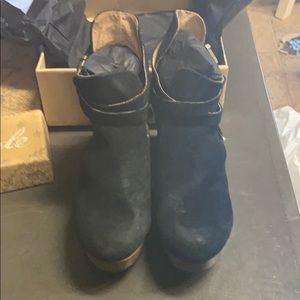 Clogs
